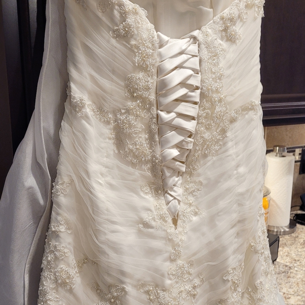 Maggie soterro wedding dress - Picture 2 of 8
